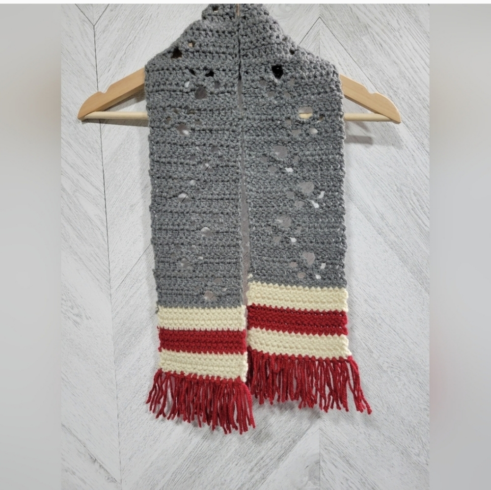 Child's Acrylic Paw Scarf